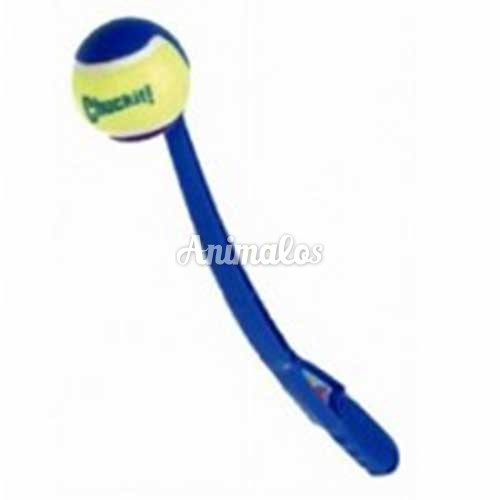 משחק לכלב כדור טניס עם מקל זריקה